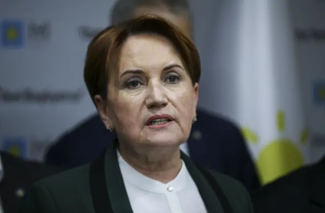 akşener