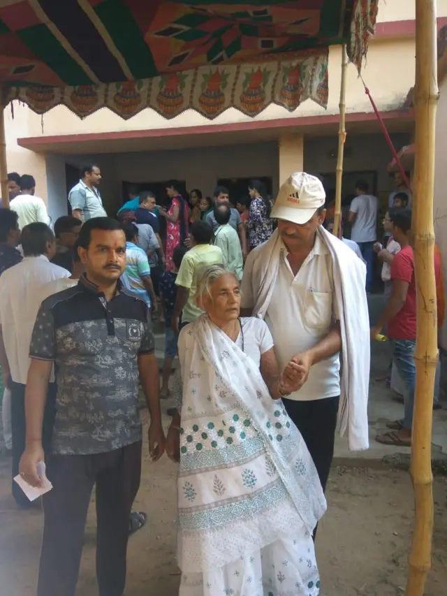 दुमका का मतदान केंद्र