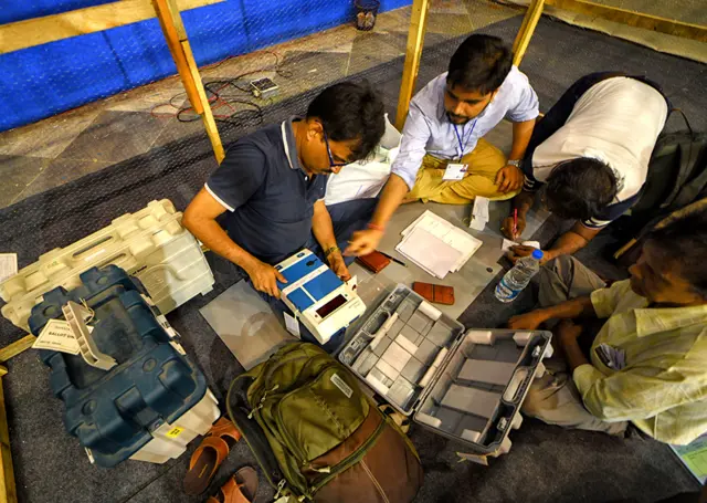 வாக்குப்பதிவு இயந்திரம்