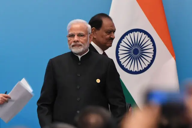મોદી અને પાક. વડા પ્રધાનની તસવીર