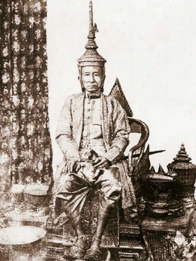 หนังสือพระราชพิธีบรมราชาภิเษก กระทรวงวัฒนธรรม