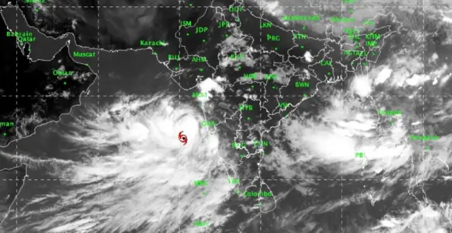 વાવાઝોડાની તસવીર