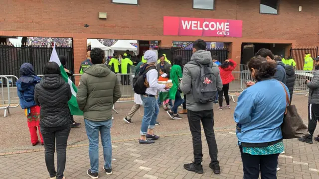 fans