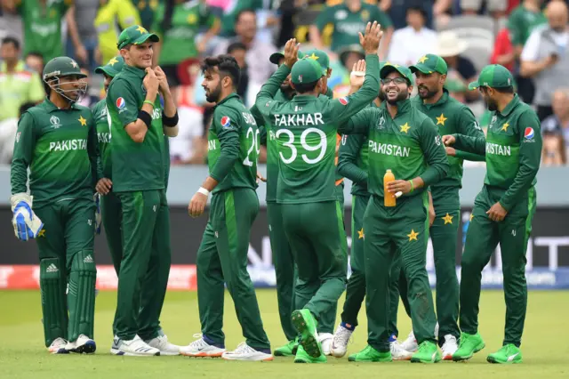 کرکٹ