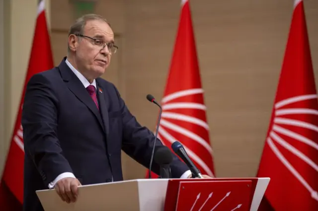 FAİK ÖZTRAK