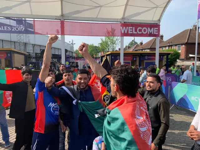 شائقین