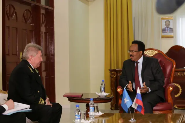 Madaxweyne Farmaajo iyo safiirka cusub ee Ruushka u fadhin doono Soomaaliya