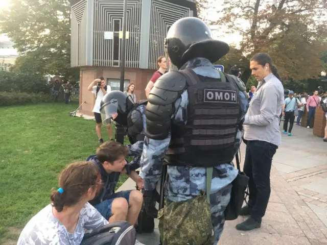 омон