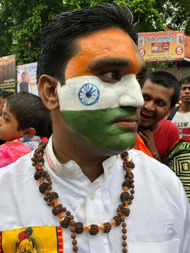 શ્રદ્ધાળુની તસવીર