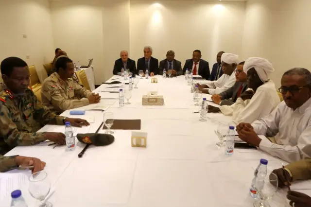 قادة الاحتجاج في السودان يقولون "سنحاول إقناع الشعب بأن الاتفاق سيكون ناجحًا"