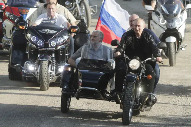 Путин на байке