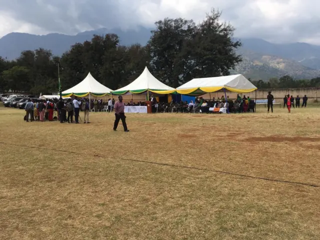 Mahema yakitwa katika shule ya upili ya Morogoro ili kuaga mili ya waliofariki