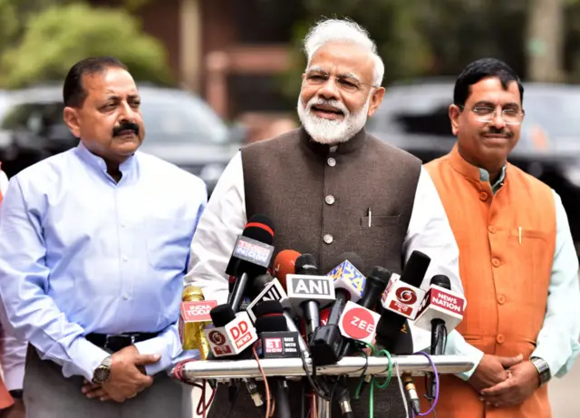 नरेंद्र मोदी