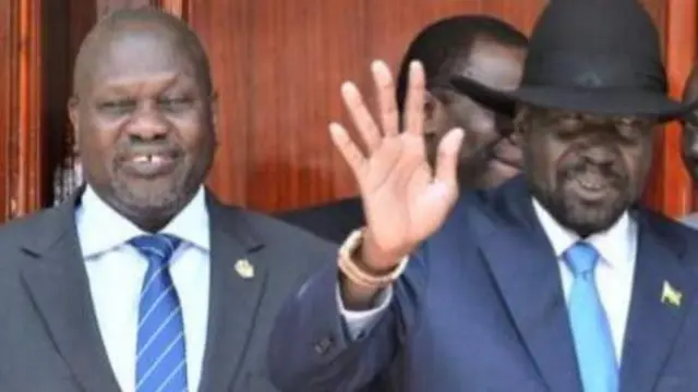 Madaxweyanaha South Sudan, Salva Kiir (Midig) iyo hogaamiyaha mucaaradka, Riek Machar (Bidix)