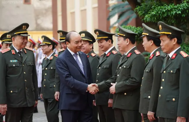 Thủ tướng Việt Nam tại buổi kiểm tra công tác lực lượng Cảnh vệ VN