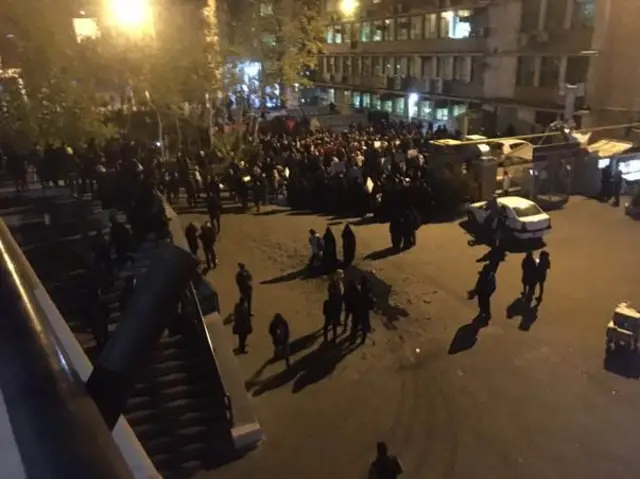 محوطه مقابل دانشگاه صنعتی امیرکبیر تهران