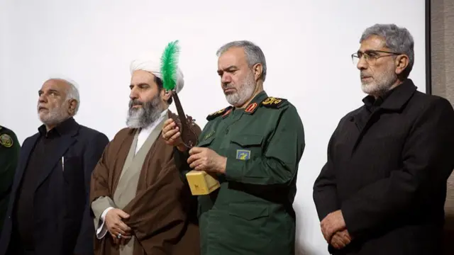 مراسم یادبود کشته شدگان هواپیمای سرنگون شده