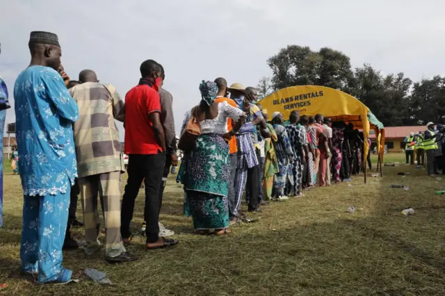 Pipo dey queue to vote