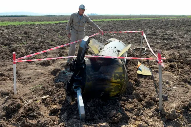 Ракета, запущенная системой "Точка" в поле в районе Физули