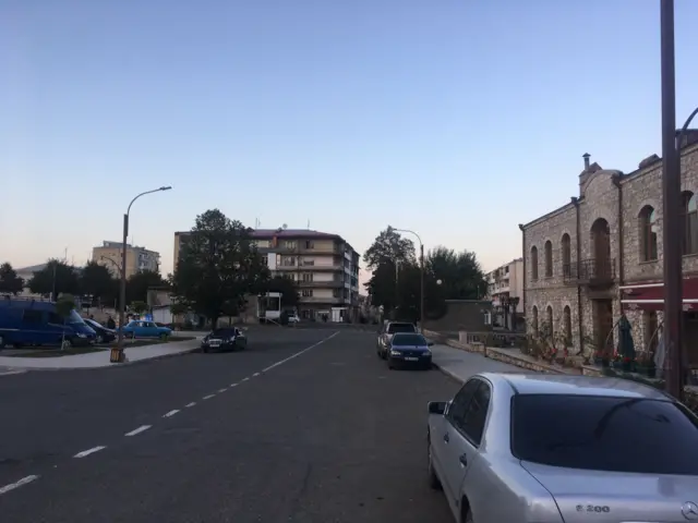 На улице Степанакерта