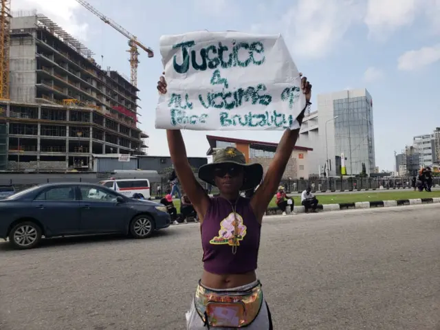 Lekki Protesters no believe di dissolvement of SARS, dem say 'na audio'