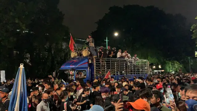 หน้าทำเนียบรัฐบาล
