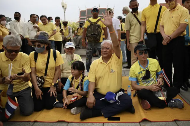 สุเทพ เทือกสุบรรณ