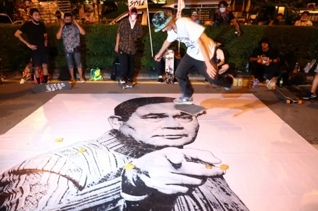 ภาพ พล.อ.ประยุทธ์ จันทร์โอชา