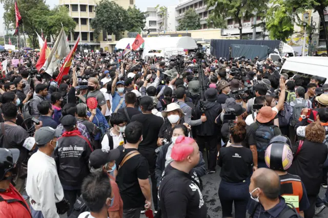 ชุมนุมที่อนุสาวรีย์ประชาธิปไตย