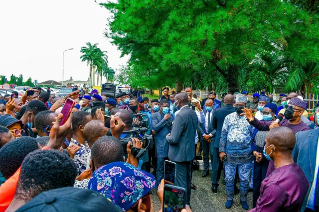 Govnor Dapo Abiodun dey address protesters for im state