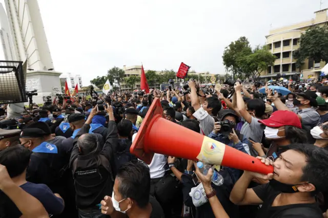 ชุมนุมที่อนุสาวรีย์ประชาธิปไตย