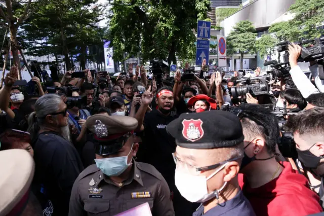 ผู้ชุมนุมที่แยกราชประสงค์