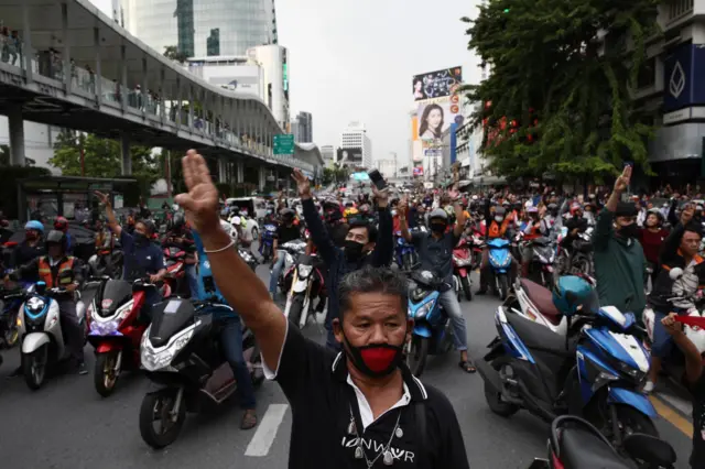 ผู้ชุมนุมที่แยกราชประสงค์