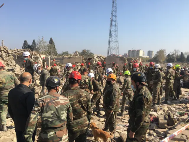 Gəncəyə hücum, raket, cəbhədə döyüşlər