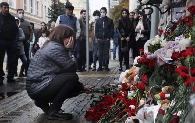 У посольства Азербайджана в Москве