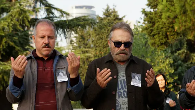 Haluk Bilginer, Azizler filminin başrolünde yer alıyor.