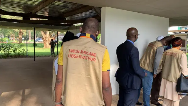 Des observateurs de l'Union africaine sont surveillent le déroulement du scrutin