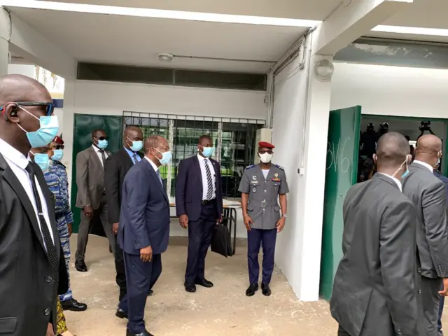 Le couple présidentiel sortant vote à Cocody