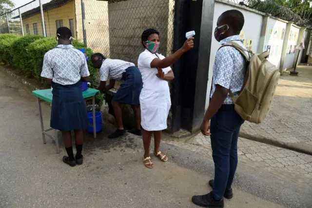 Ọnye ọrụ ahụike na ụmụ akwụkwọ