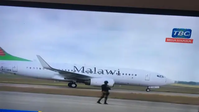 Rais Lazarus Chakwera akiwasili Tanzania