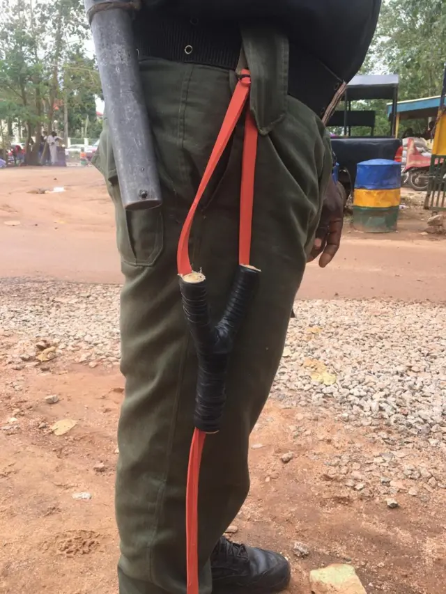 Catapult for police officer waist
