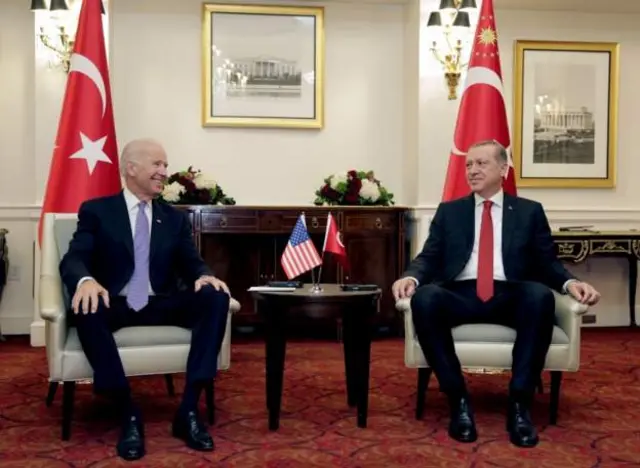 Joe Biden (à gauche) et Recep Tayyip Erdogan lors d'entretiens à Washington en 2016