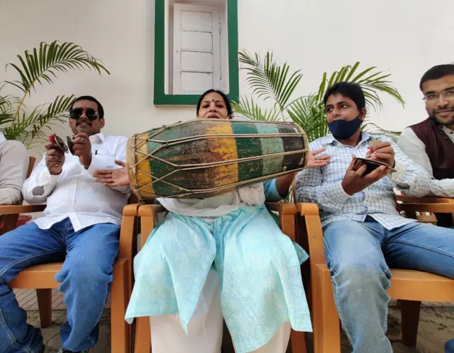 કાર્યકરોમાં ઉત્સાહ