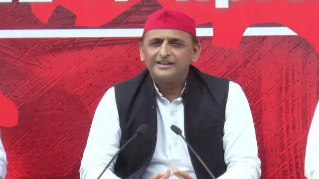 अखिलेश यादव