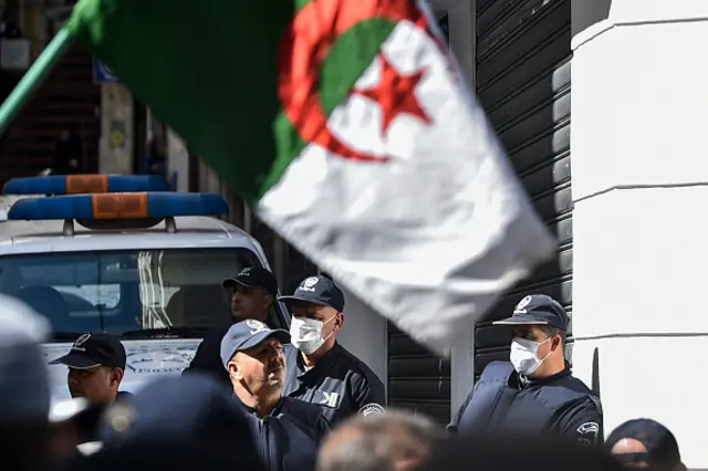 لجزائرتحبس رئيس قناة "النهار" أنيس رحماني 5 سنوات لثبوت إساءته للجيش وتهم أخرى