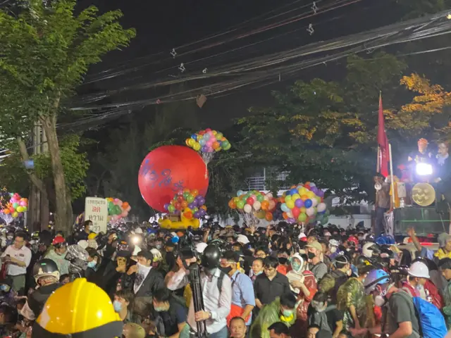 ชุมนุมหน้ารัฐสภา