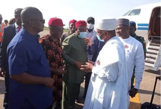 Ndị isi gọọmenti Ebonyi gara nabata ndị Gọvanọ APC