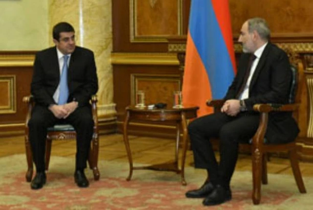 Harutyunan və Paşinyan