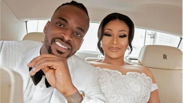 Nice na nwunye ya ọ na-arịọ mgbaghara
