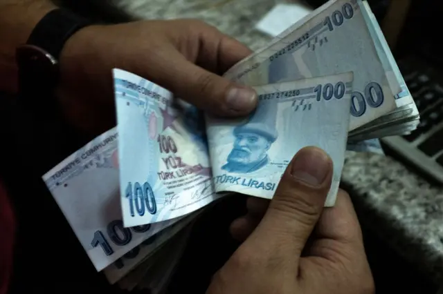 Mevduat faizleri yüzde 15'e yükseldi, ihtiyaç kredisi faizleri yüzde 20'yi geçti